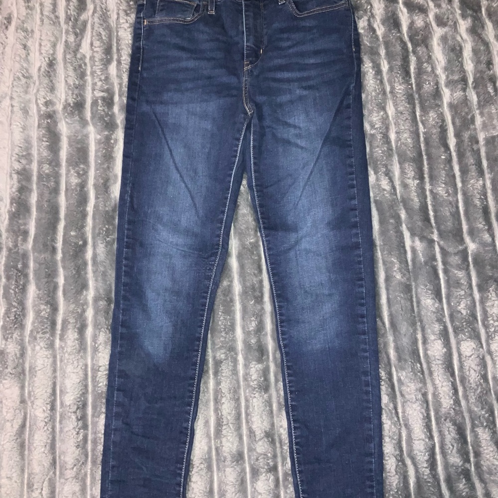 Levi's Blue Skinny Jeans with Classic Denim Style